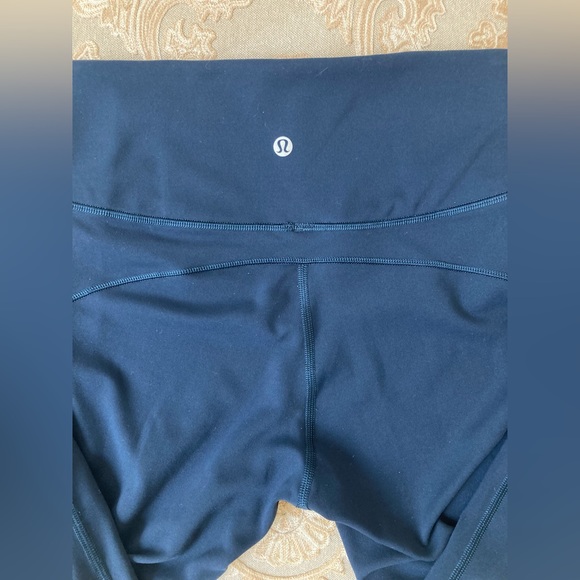 Lululemon In Movement Crop *Everlux 19* Leggings Midnight Navy -size 6 - Picture 11 of 16